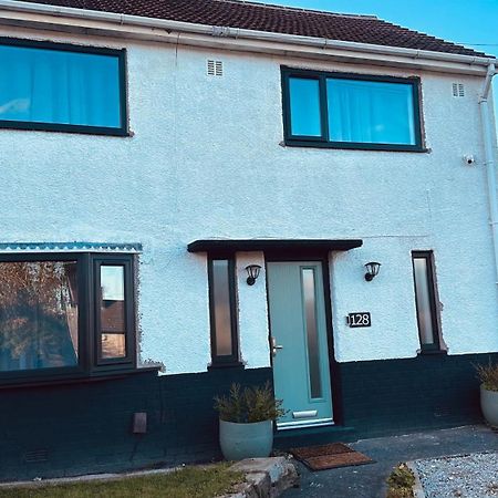 Entire Charming 5-Bed House In Darwen Blackburn Bb1 Free Parking Roadside Rishton Bagian luar foto