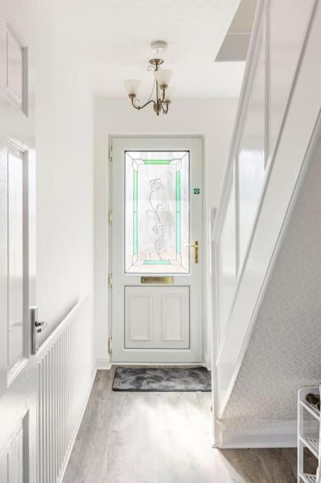 Entire Charming 5-Bed House In Darwen Blackburn Bb1 Free Parking Roadside Rishton Bagian luar foto