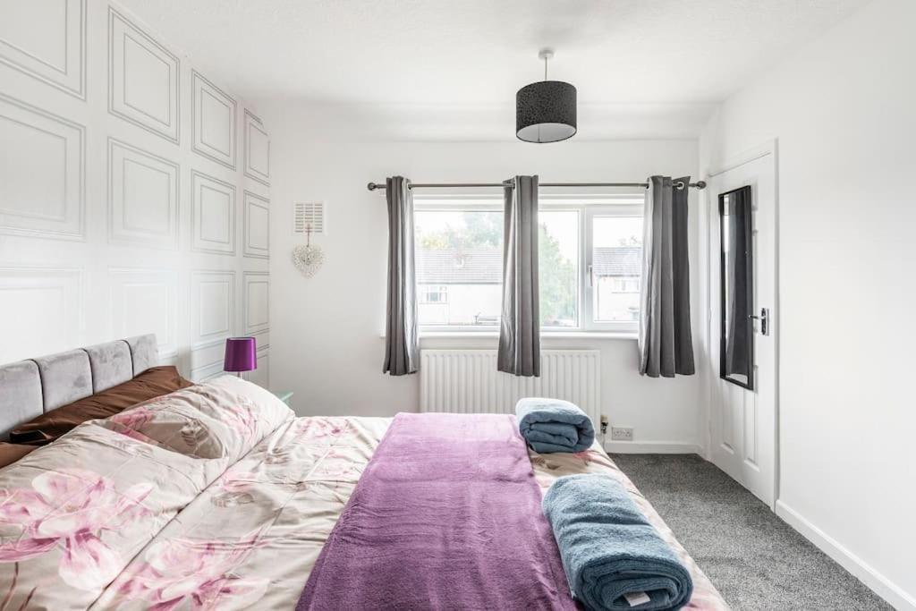 Entire Charming 5-Bed House In Darwen Blackburn Bb1 Free Parking Roadside Rishton Bagian luar foto